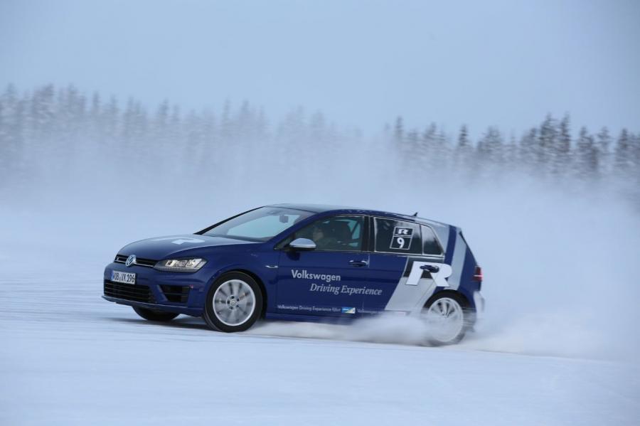  Volkswagen Golf R 5-Door 2013 года  (фото 53 из 100)